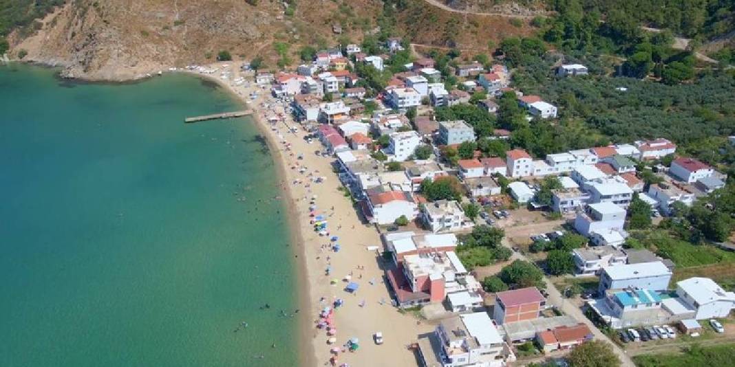 Akvaryumu andıran koyu ile dikkat çekiyor, kapısı denize açılıyor! İzmir ya da Muğla değil: 173 kişilik nüfusu şaşırtıyor 2